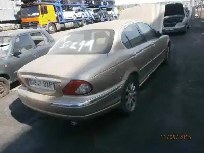 Здавання транспортного засобу jaguar x-type i (x400) 2.5 v6 a las 4 ruedas року 2002 потужний 