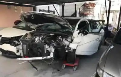 Veículo de Sucata citroen c4 lim. 1.6 hdi fap do ano 2013 alimentado 9h05-9hd