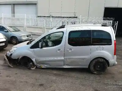 Veículo de Sucata peugeot partner kombi 1.6 16v hdi fap do ano 2012 alimentado 9h06