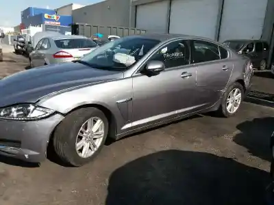 Veículo de Sucata jaguar xf i (x250) 2.2 d do ano 2012 alimentado 