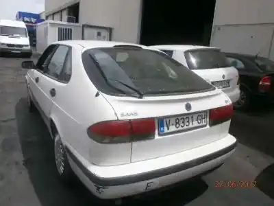 Veículo de Sucata saab 9-3 berlina 2.2 s tid do ano 1998 alimentado d223l