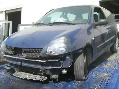 Здавання транспортного засобу renault clio ii fase i (b/cbo) 1.2 року 2003 потужний 