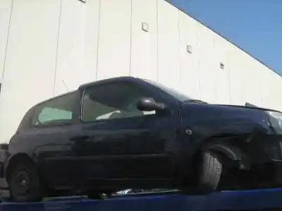 Здавання транспортного засобу renault clio ii fase i (b/cbo) 1.2 року 2003 потужний 