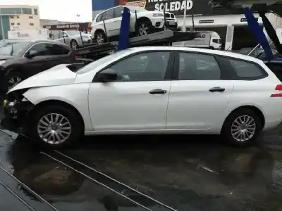 Véhicule à la ferraille peugeot                                            308 ii (lb_, lp_, lw_, lh_, l3_)                                                                                                                                                                                                                           1.6 bluehdi 120                                                                                                                                                                                                                                            de l'année 2015 alimenté bh01