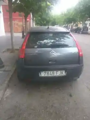 Veículo de Sucata citroen c4 berlina 1.4 16v do ano 2006 alimentado kfu