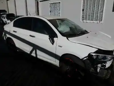 Veículo de Sucata fiat tipo sedán (356_, 357_) 1.4 (356sxa1b) do ano 2017 alimentado 843a1000