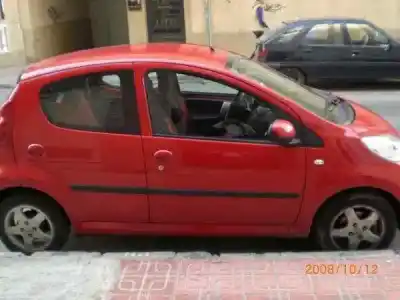 Veículo de Sucata peugeot 107 básico do ano 2008 alimentado 1kr