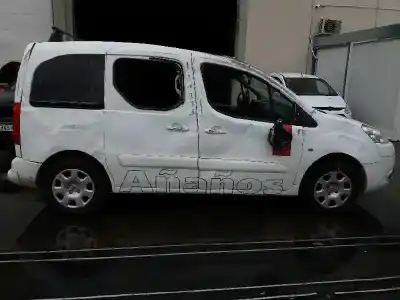 Veículo de Sucata peugeot partner kombi 1.6 16v hdi fap do ano 2011 alimentado 9h06