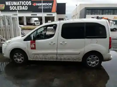 Veículo de Sucata peugeot partner kombi 1.6 16v hdi fap do ano 2011 alimentado 9h06