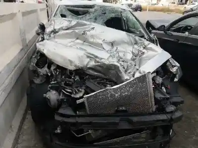 Veicolo di demolizione VOLKSWAGEN GOLF VII LIM. 1.6 TDI DPF dell'anno 2014 alimentato CLH