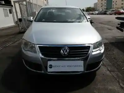 Vehículo de desguace VOLKSWAGEN PASSAT BERLINA (3C2) 2.0 TDI del año 2006 con motor BKP