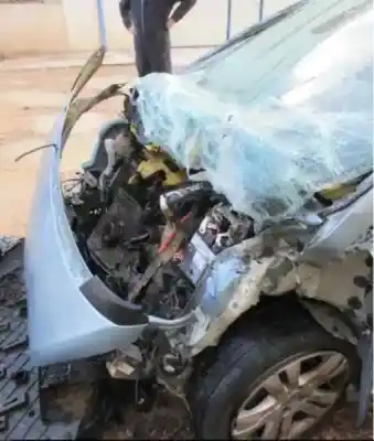 Veículo de Sucata peugeot 5008 premium do ano 2011 alimentado rhe o rh02