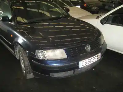 Vehículo de desguace VOLKSWAGEN PASSAT BERLINA (3B2) Highline del año 1997 con motor AFN