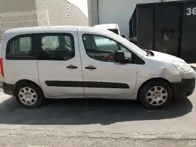 Veículo de Sucata peugeot partner tepee 1.6 hdi do ano 2010 alimentado 9hx