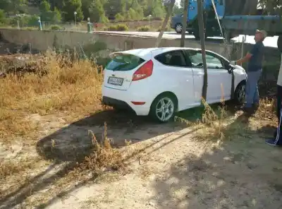 Veículo de Sucata ford fiesta (cb1) titanium do ano 2011 alimentado tzja