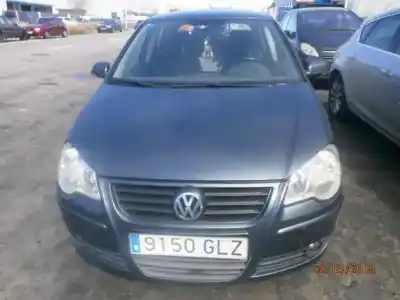 Vehículo de desguace VOLKSWAGEN POLO (9N3) 1.4 TDI del año 2009 con motor BNM