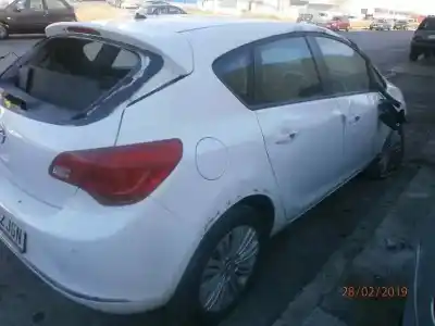 Здавання транспортного засобу opel astra j lim. selective року 2015 потужний b16xer