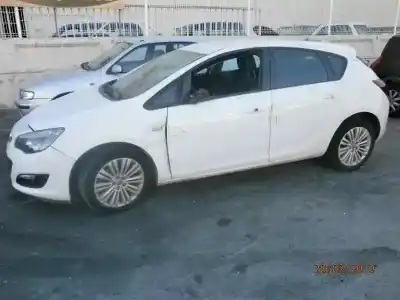 Здавання транспортного засобу opel astra j lim. selective року 2015 потужний b16xer