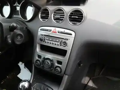 Veículo de Sucata peugeot 308 sw 1.6 hdi fap do ano 2011 alimentado 9h05