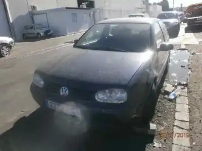 Vehículo de desguace VOLKSWAGEN GOLF IV BERLINA (1J1) Highline del año 2001 con motor AUS