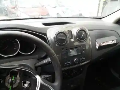 Veículo de Sucata dacia sandero stepway do ano 2017 alimentado h4b408