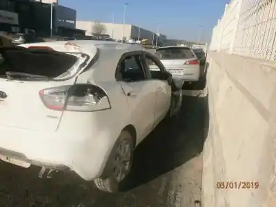 Veículo de Sucata kia rio drive do ano 2012 alimentado d4fc