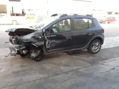 Veículo de Sucata dacia sandero stepway do ano 2017 alimentado h4b408