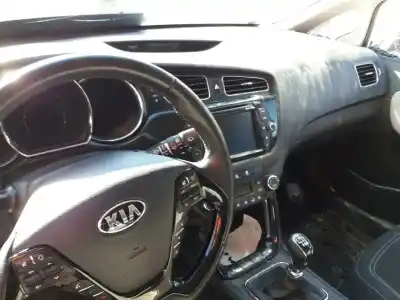 Vehicul casat kia cee´´d 1.6 crdi cat al anului 2015 alimentat d4fb