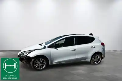 Vehicul casat kia cee´´d 1.6 crdi cat al anului 2015 alimentat d4fb