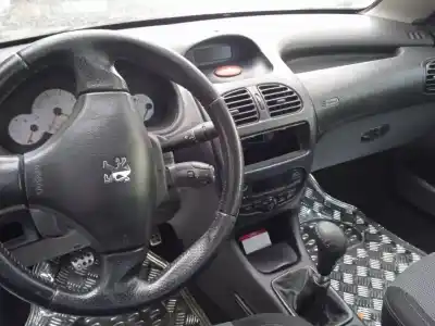 Vehicul casat peugeot 206 cc (2d) 2.0 s16 al anului 2002 alimentat rfn