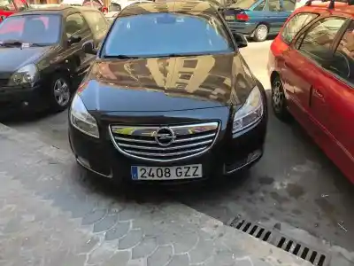 Véhicule à la ferraille opel insignia berlina edition de l'année 2010 alimenté a20dth