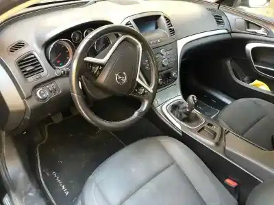 Véhicule à la ferraille opel insignia berlina edition de l'année 2010 alimenté a20dth