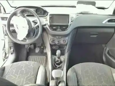 Veicolo di demolizione peugeot 2008 (--.2013->) style dell'anno 2017 alimentato bh02 bhy