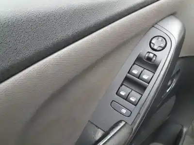 Veículo de Sucata citroen c4 picasso 1.6 blue-hdi fap do ano 2015 alimentado bh01