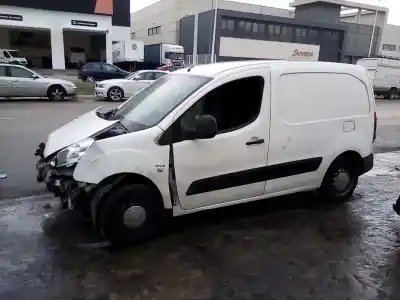 Véhicule à la ferraille peugeot partner tepee 1.6 hdi / bluehdi 75 de l'année 2010 alimenté 9ht