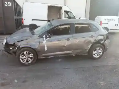 Veicolo di demolizione VOLKSWAGEN                                         POLO                                                                                                                                                                                                                                                       1.0                                                                                                                                                                                                                                                        dell'anno 2019 alimentato DKLA