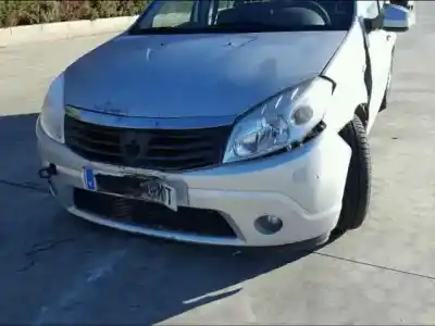 Sloopvoertuig dacia sandero 1.6 cat van het jaar 2009 aangedreven k7m710