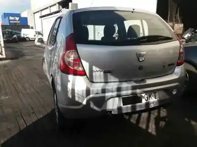 Sloopvoertuig dacia sandero 1.6 cat van het jaar 2009 aangedreven k7m710