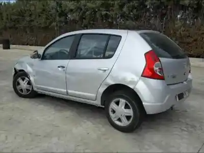 Sloopvoertuig dacia sandero 1.6 cat van het jaar 2009 aangedreven k7m710