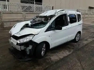 Vehículo de desguace ford transit courier ambiente del año 2017 con motor xvcc