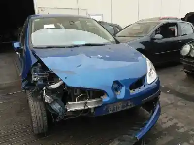 Veículo de Sucata renault clio iii style do ano 2009 alimentado d4fd740