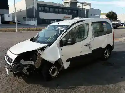 Veículo de Sucata peugeot partner kombi 1.6 16v hdi fap do ano 2017 alimentado 9hp