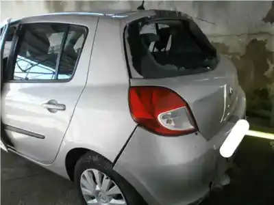 Veículo de Sucata renault clio iii 1.5 dci diesel do ano 2009 alimentado k9k768