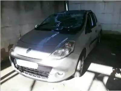 Veículo de Sucata renault clio iii 1.5 dci diesel do ano 2009 alimentado k9k768