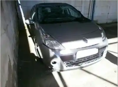 Veículo de Sucata renault clio iii 1.5 dci diesel do ano 2009 alimentado k9k768