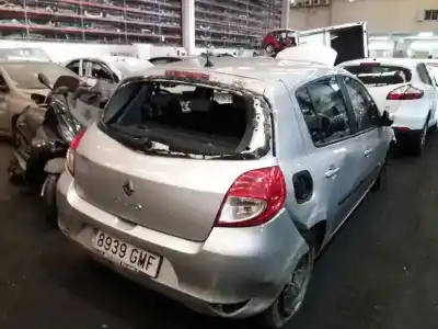 Veículo de Sucata renault clio iii 1.5 dci diesel do ano 2009 alimentado k9k768
