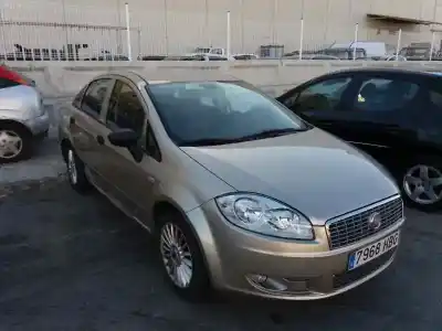 Sloopvoertuig fiat linea (323_, 110_) 1.4 van het jaar 2011 aangedreven 350a1000