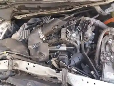 Veículo de Sucata toyota auris 1.8 16v (híbrido) do ano 2015 alimentado 2zr