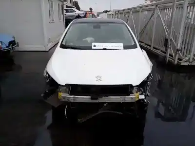 Véhicule à la ferraille PEUGEOT                                            308 II (LB_, LP_, LW_, LH_, L3_)                                                                                                                                                                                                                           1.2 THP 110                                                                                                                                                                                                                                                de l'année 2015 alimenté HN01