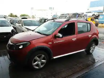 Sloopvoertuig dacia sandero 1.5 dci van het jaar 2012 aangedreven k9k